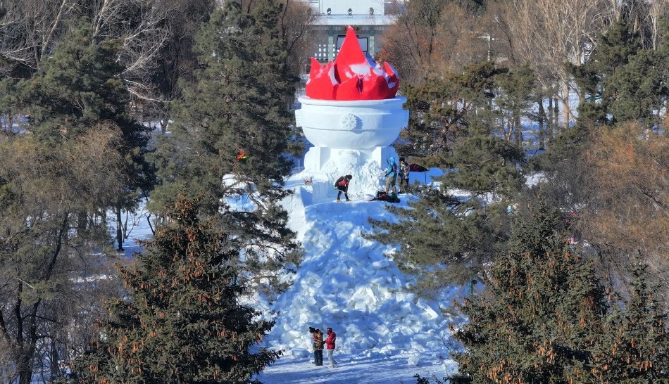 哈尔滨太阳岛大雪人雕塑制作过程，哈尔滨太阳岛大雪人雕塑制作揭秘